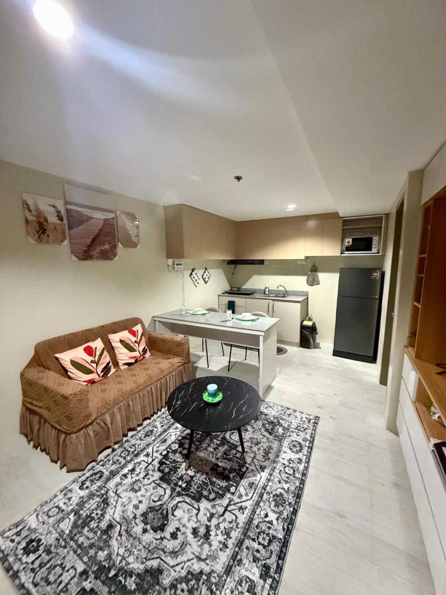 Cityscape Grand Tower - 2 Bedrooms With Balcony Close To Ayala Mall - New Aparthotel