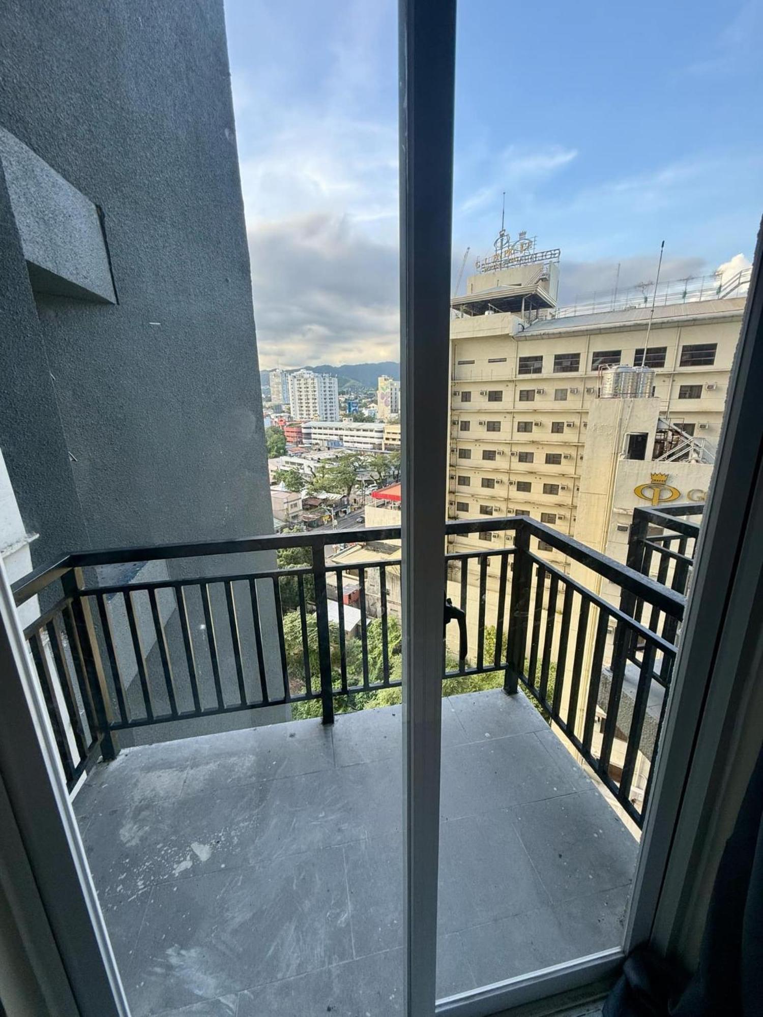 Aparthotel Cityscape Grand Tower - 2 Bedrooms With Balcony Close To Ayala Mall - New Cebu