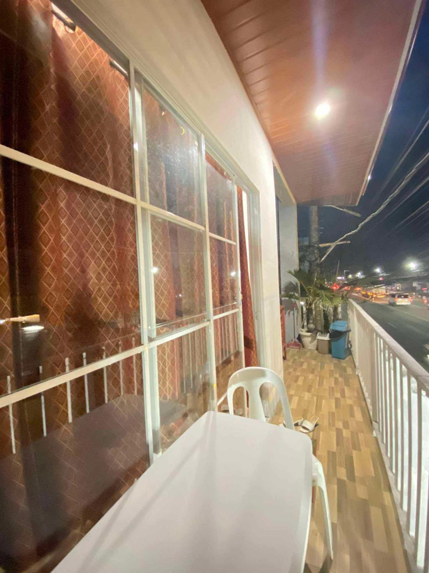 Toncil - Bed And Bath Near Anjo World