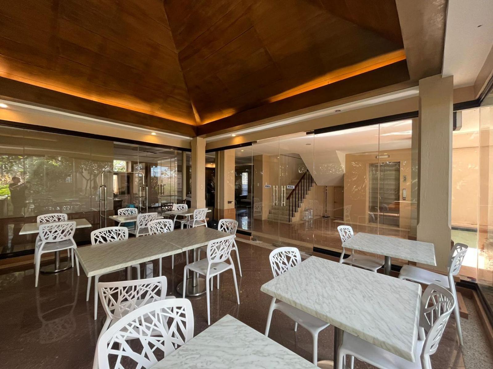 Coralpoint Gardens & Residences Resort