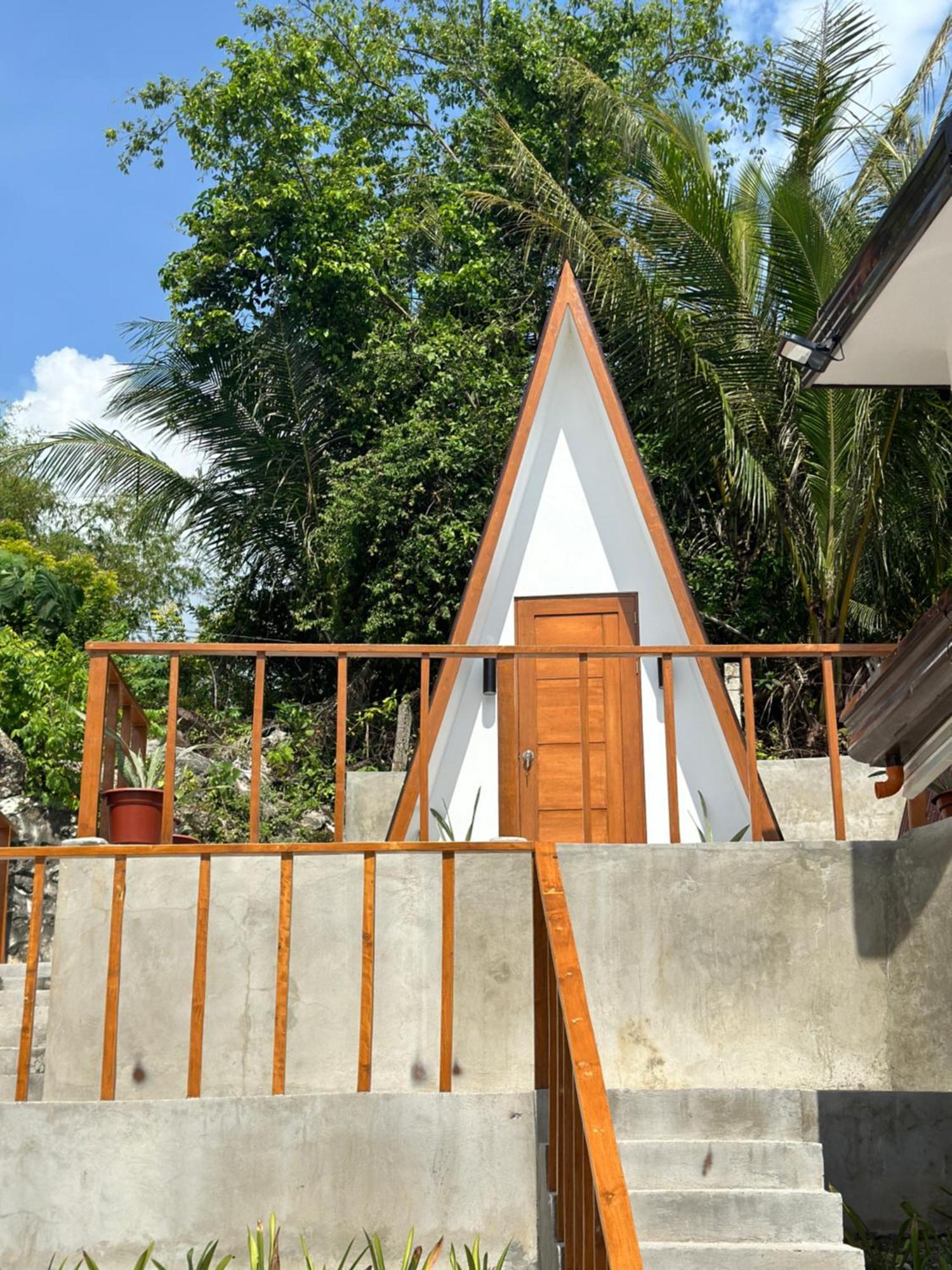 Tuyom By 7 Hostel Badian