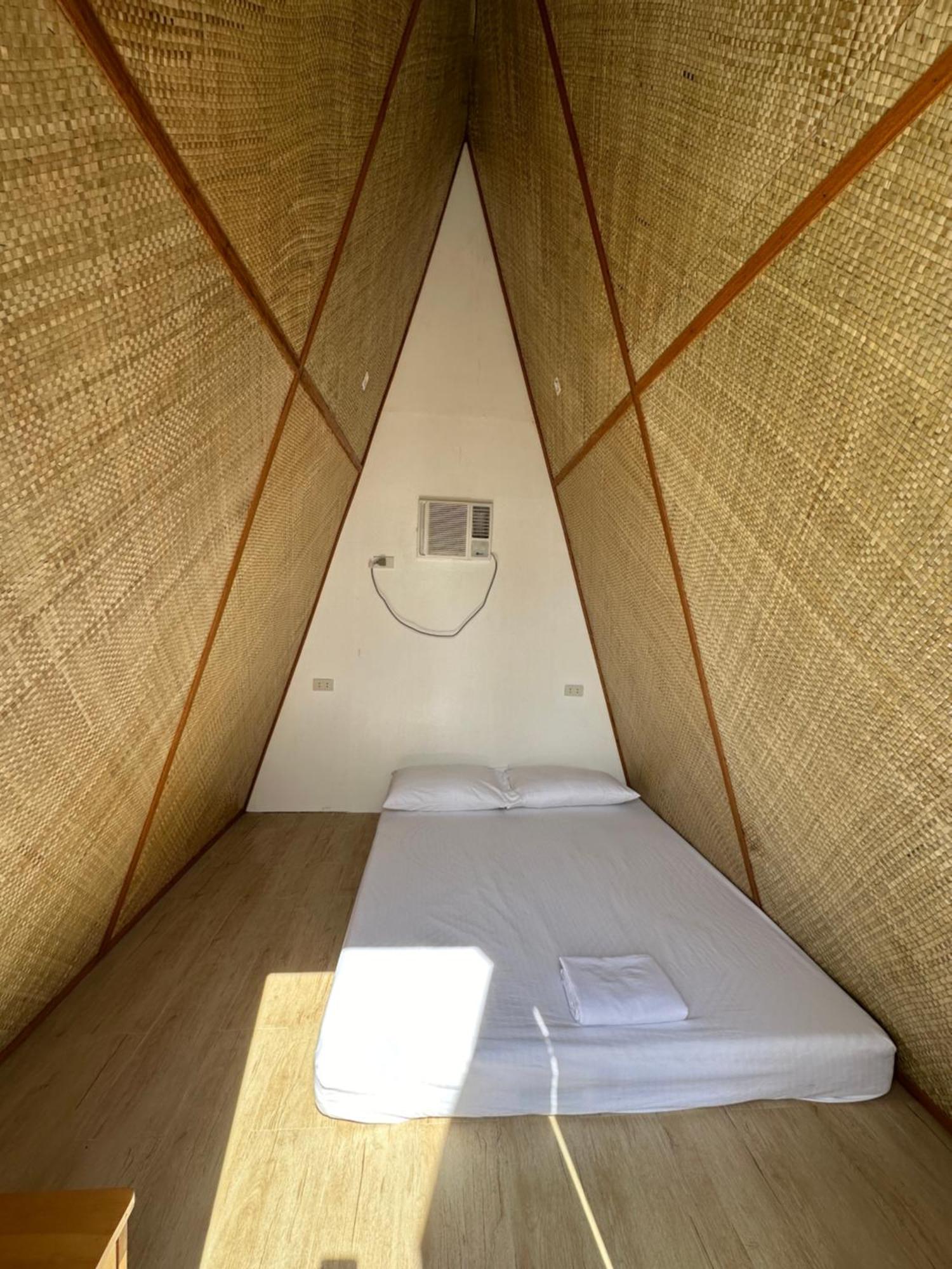 Tuyom By 7 Hostel