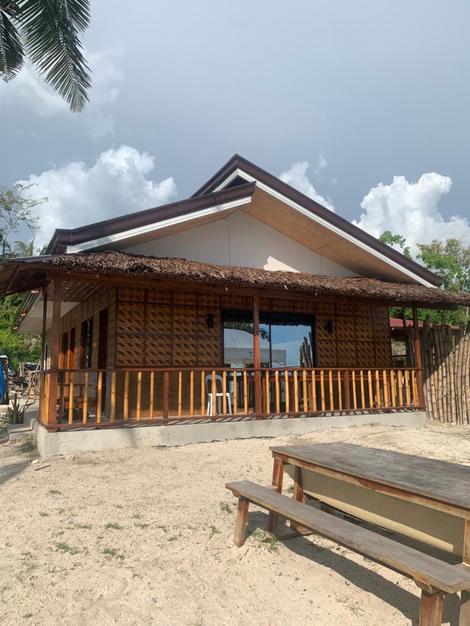 Tuyom By 7 Hostel Badian