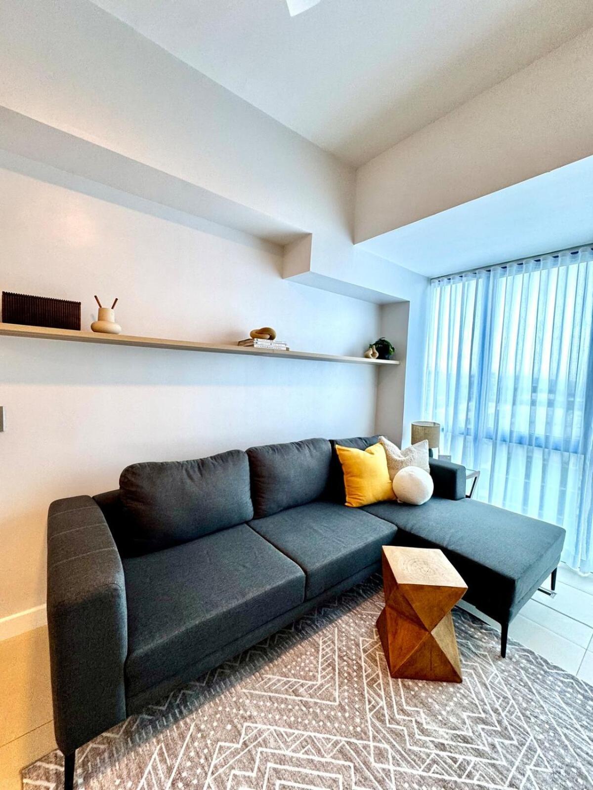Chic 2br In It Park Next To Ayala Apartment *