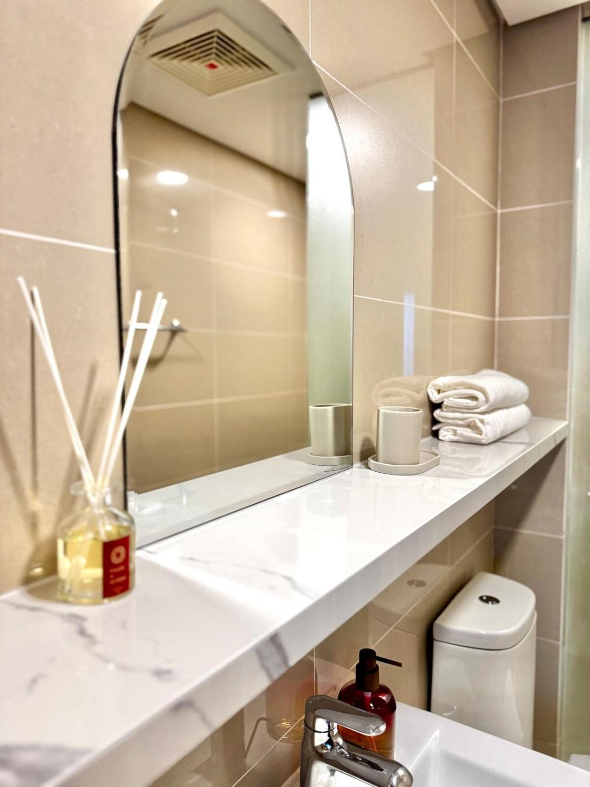 Apartment Chic 2br In It Park Next To Ayala *