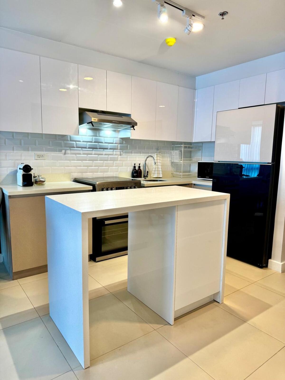 Chic 2br In It Park Next To Ayala