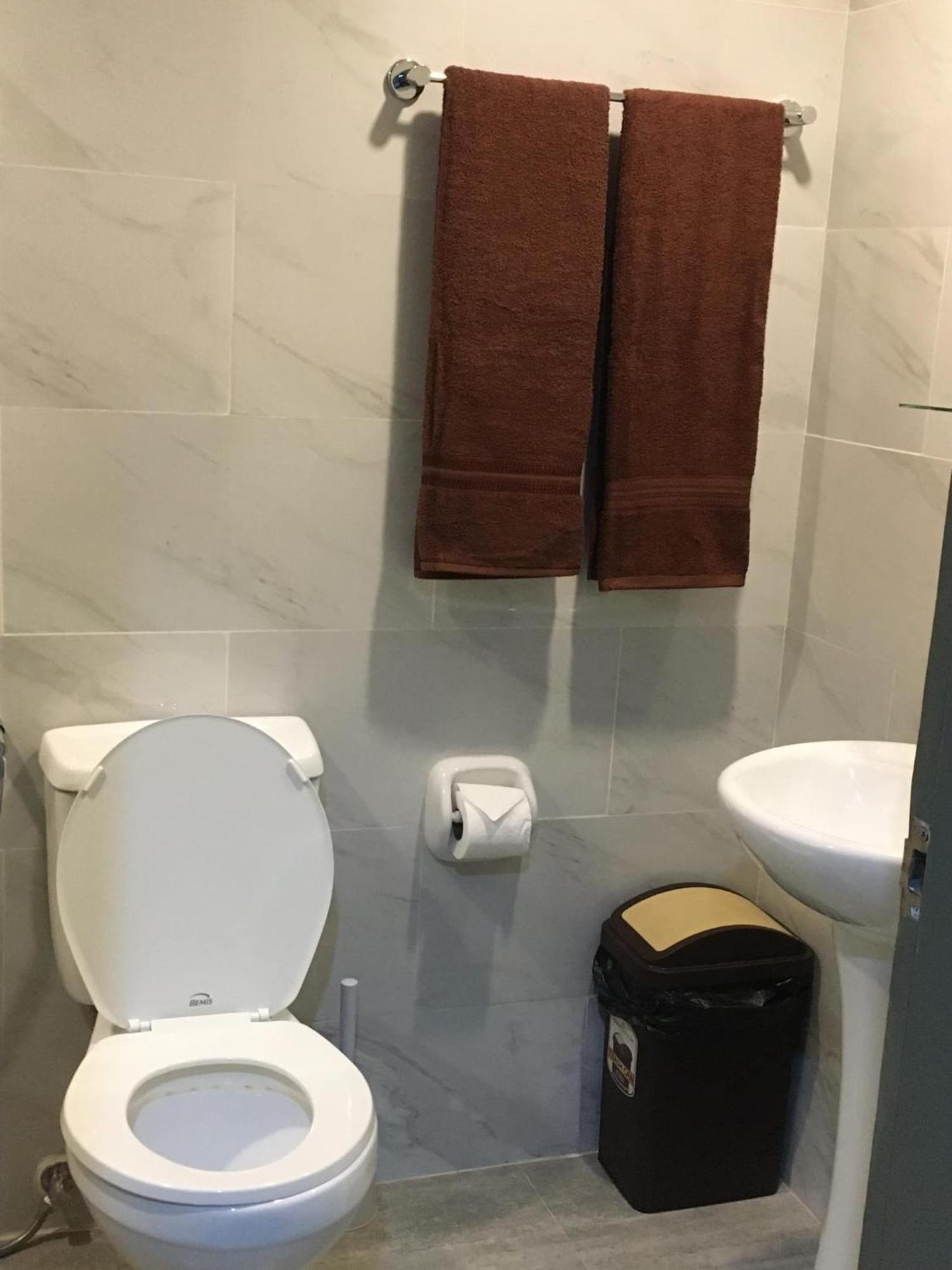 Cityscape Grand Tower - 2 Bedrooms With Balcony Close To Ayala Mall - New Aparthotel