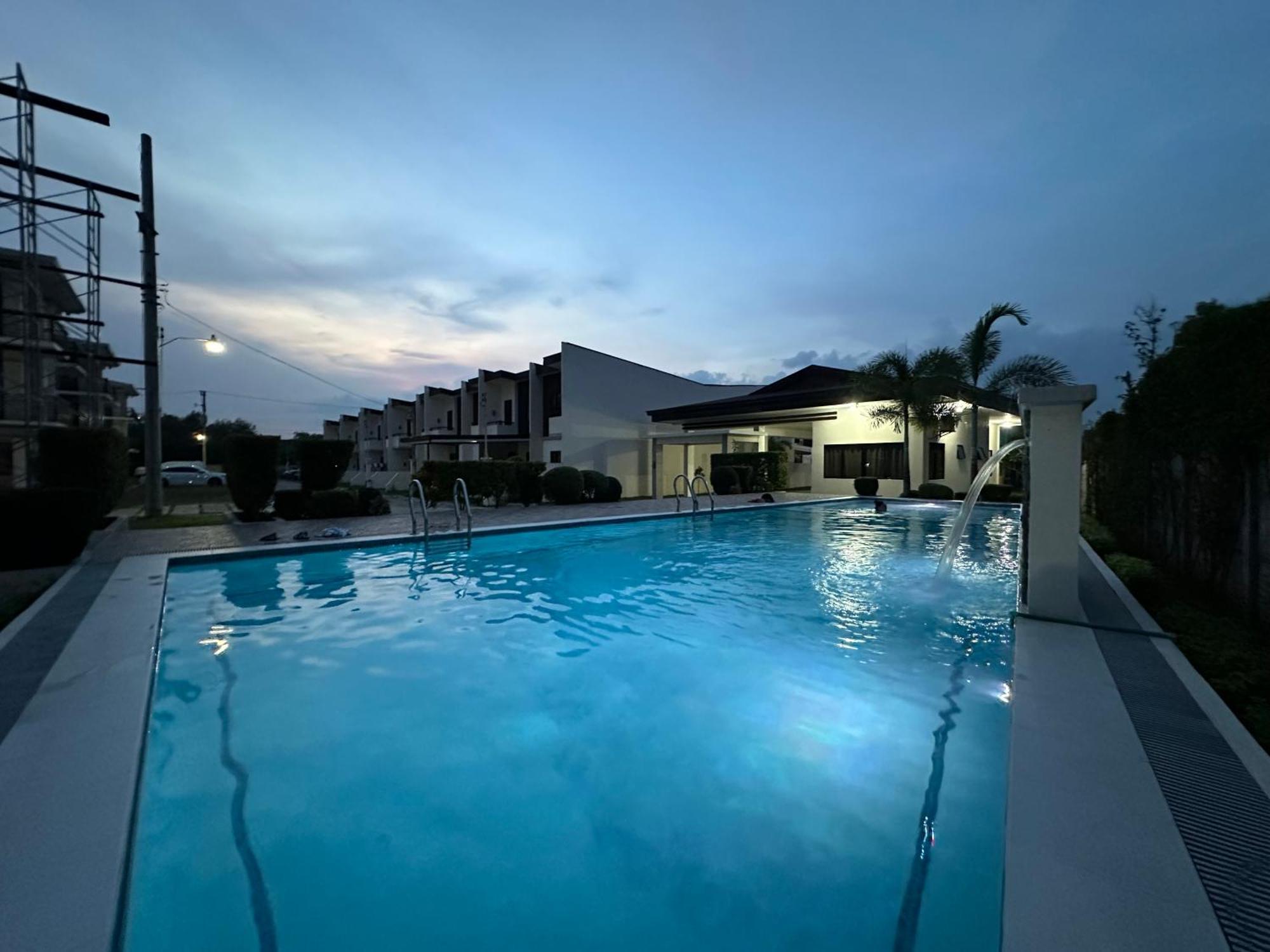 Almond Drive 2br Townhouse Near Srp Nustar Apartment Talisay (Cebu)