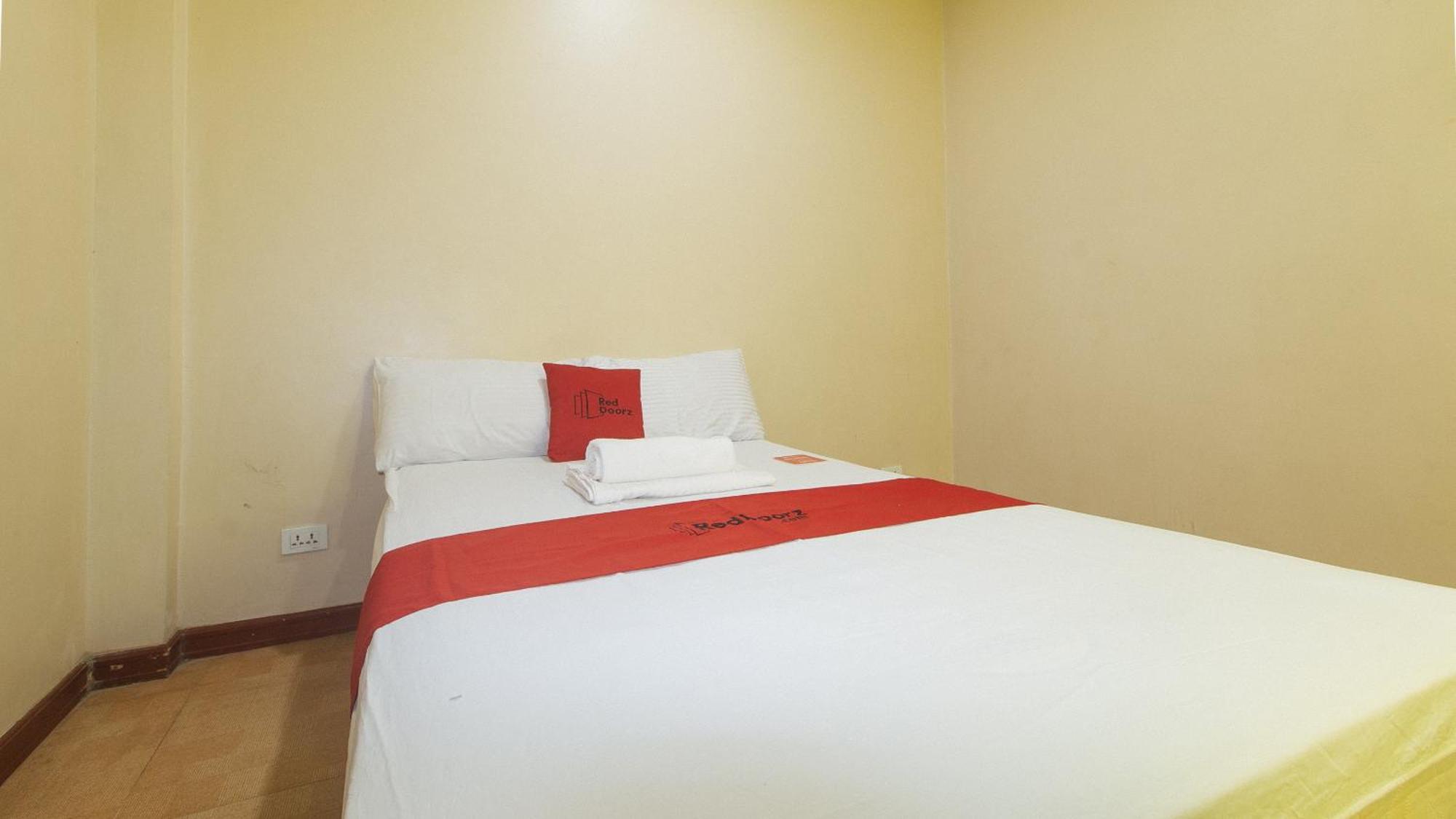 Hotel Reddoorz Near Talisay District Hospital Candulawan