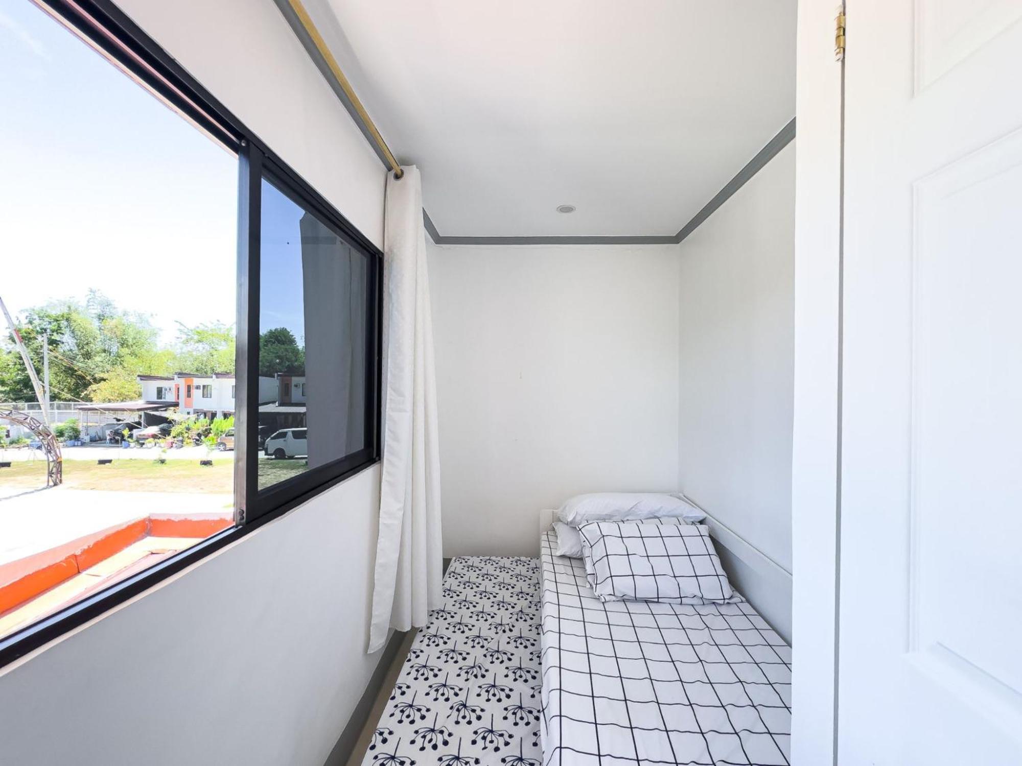 Apartment House With Free Parking In Cebu