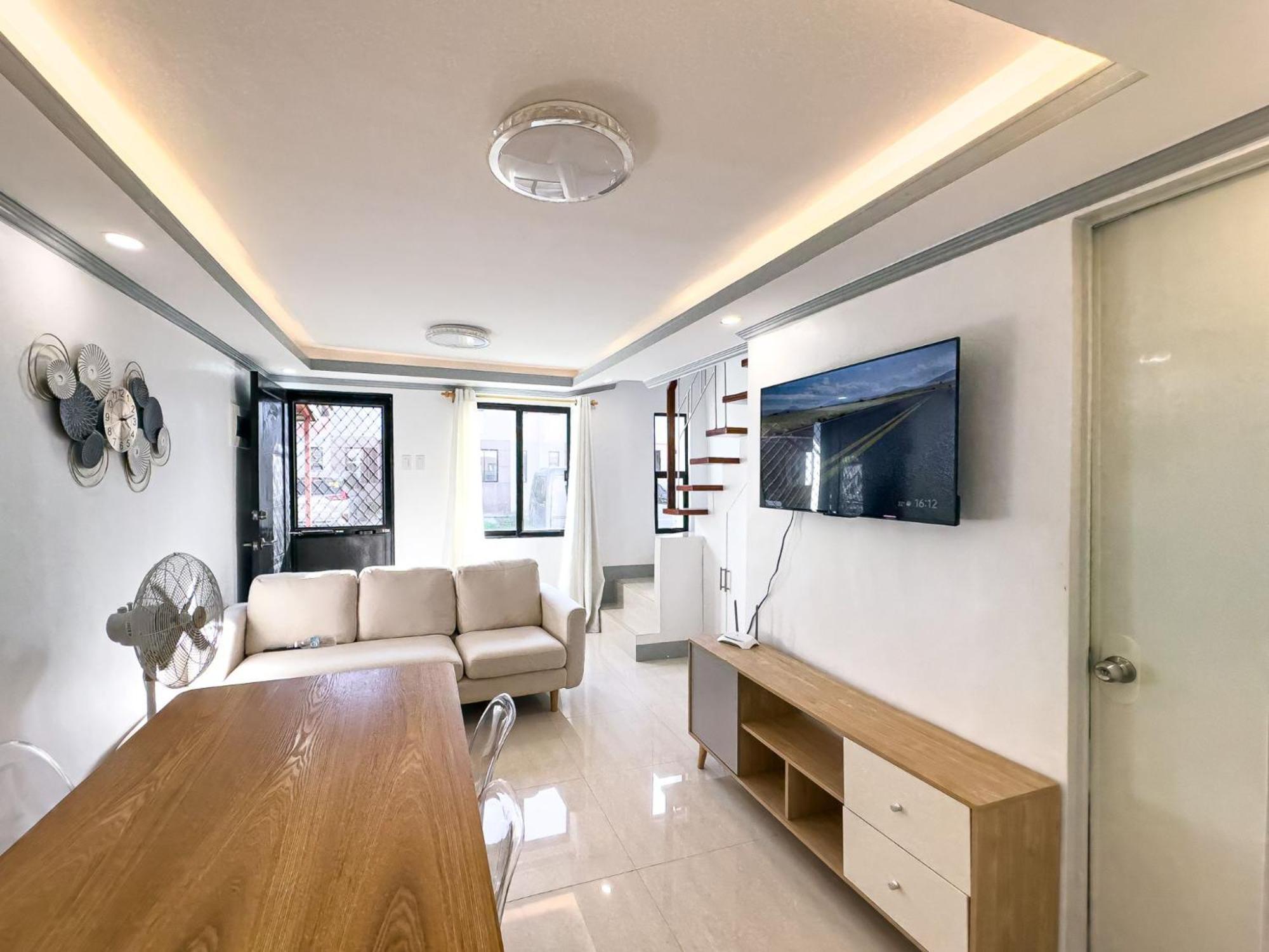 House With Free Parking In Cebu Carcar