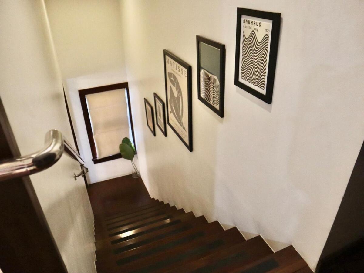 Stylish Luxury Penthouse With 3br, Wifi, Gym, Across Malls Apartment *