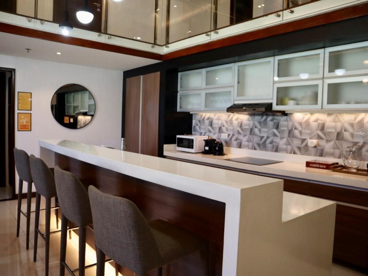 Apartment Stylish Luxury Penthouse With 3br, Wifi, Gym, Across Malls *