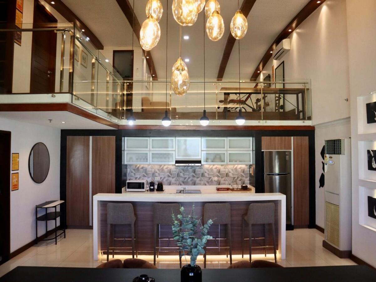 Stylish Luxury Penthouse With 3br, Wifi, Gym, Across Malls Apartment Mandaue City