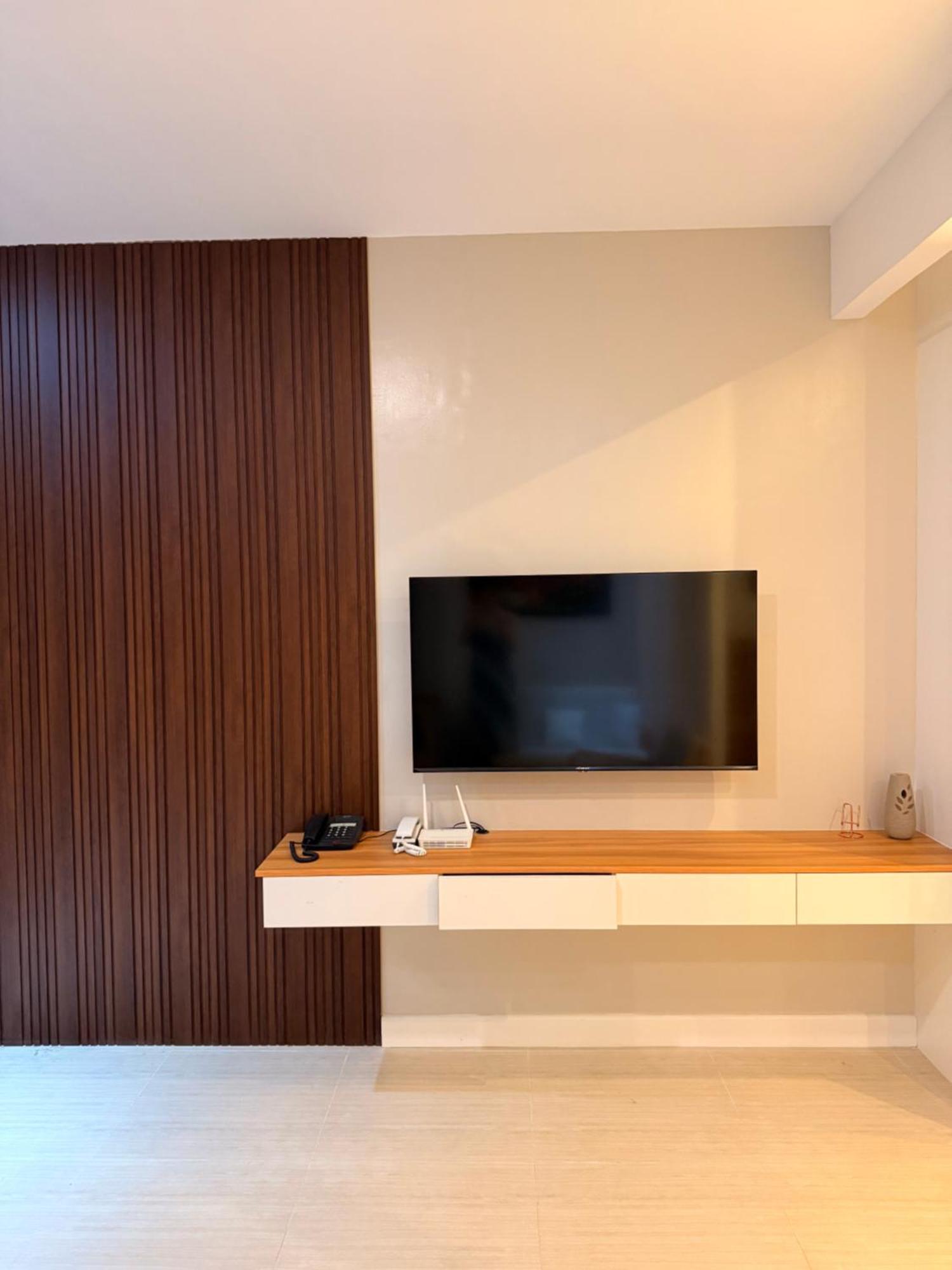 Aparthotel Luxe 1br Penthouse In Hyde Park Residences Cebu
