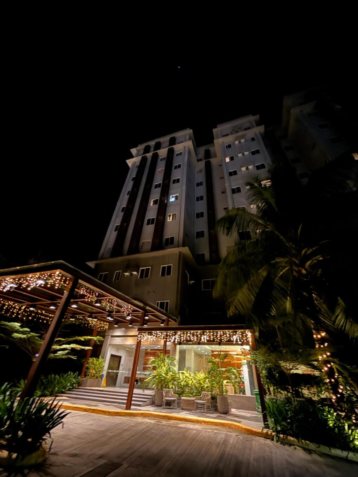 Luxe 1br Penthouse In Hyde Park Residences Cebu