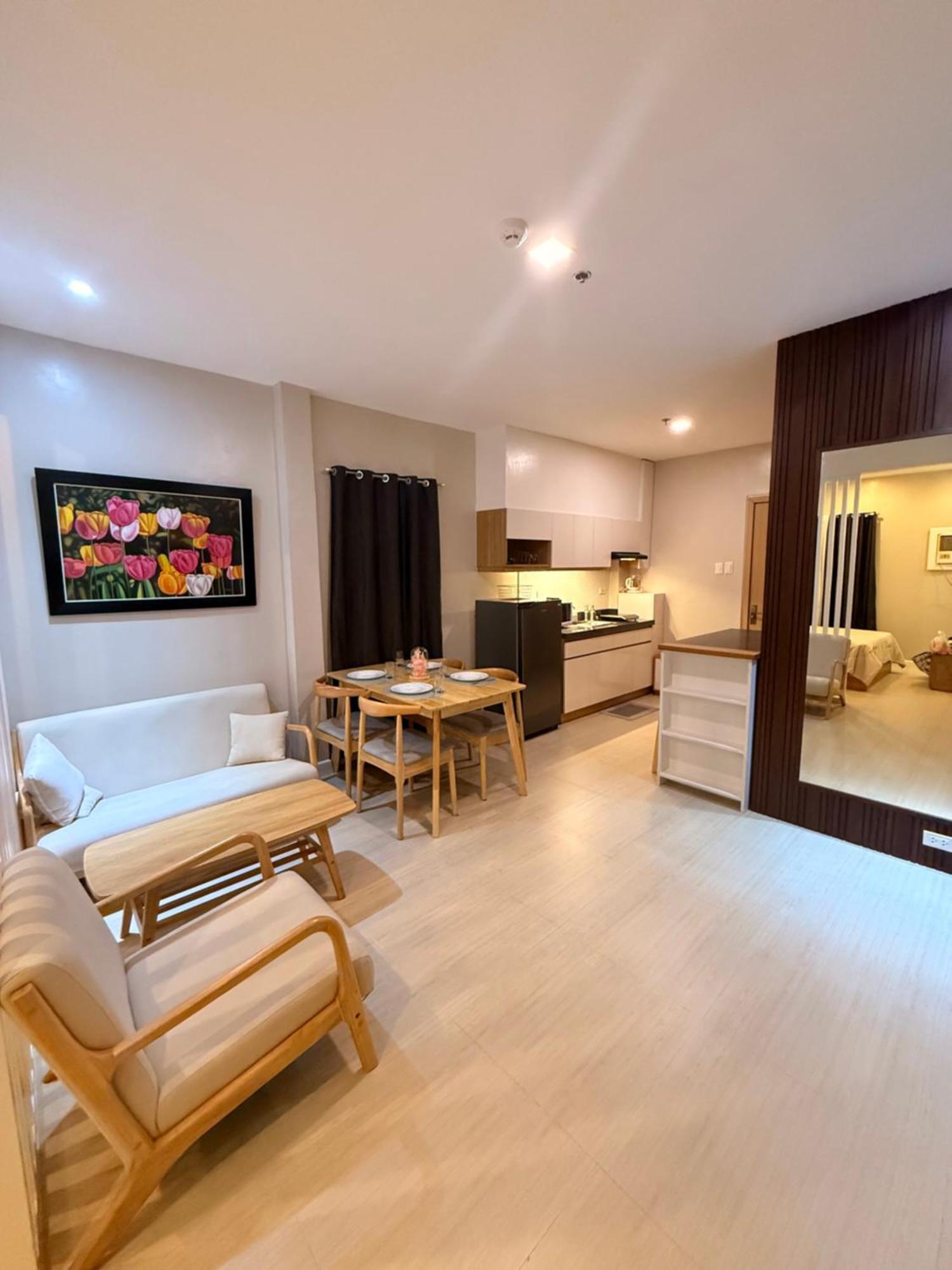Luxe 1br Penthouse In Hyde Park Residences
