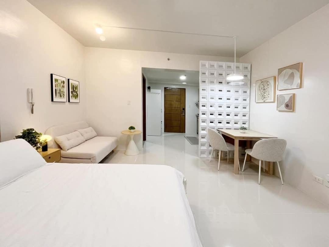 Cozy With Pool & Gym Near Ayala Center * Cebu