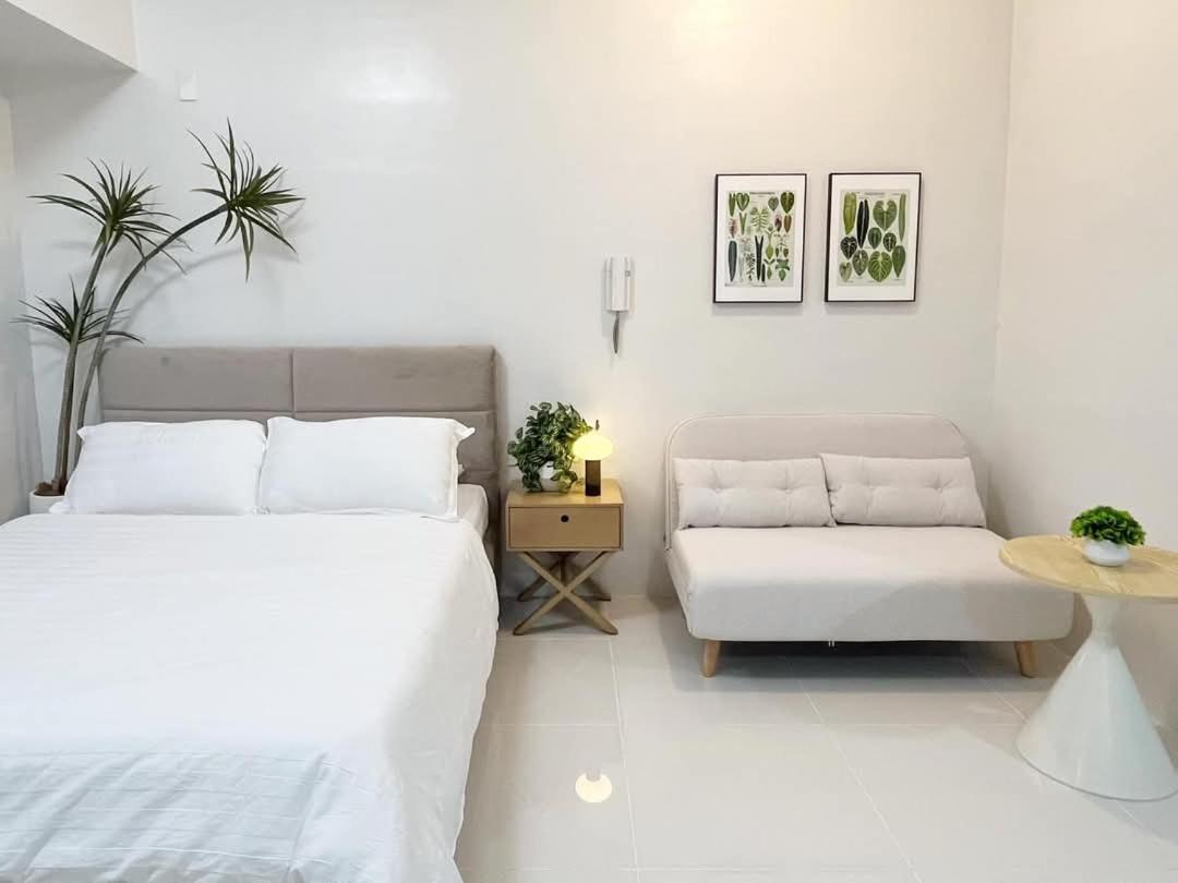Aparthotel Cozy With Pool & Gym Near Ayala Center *