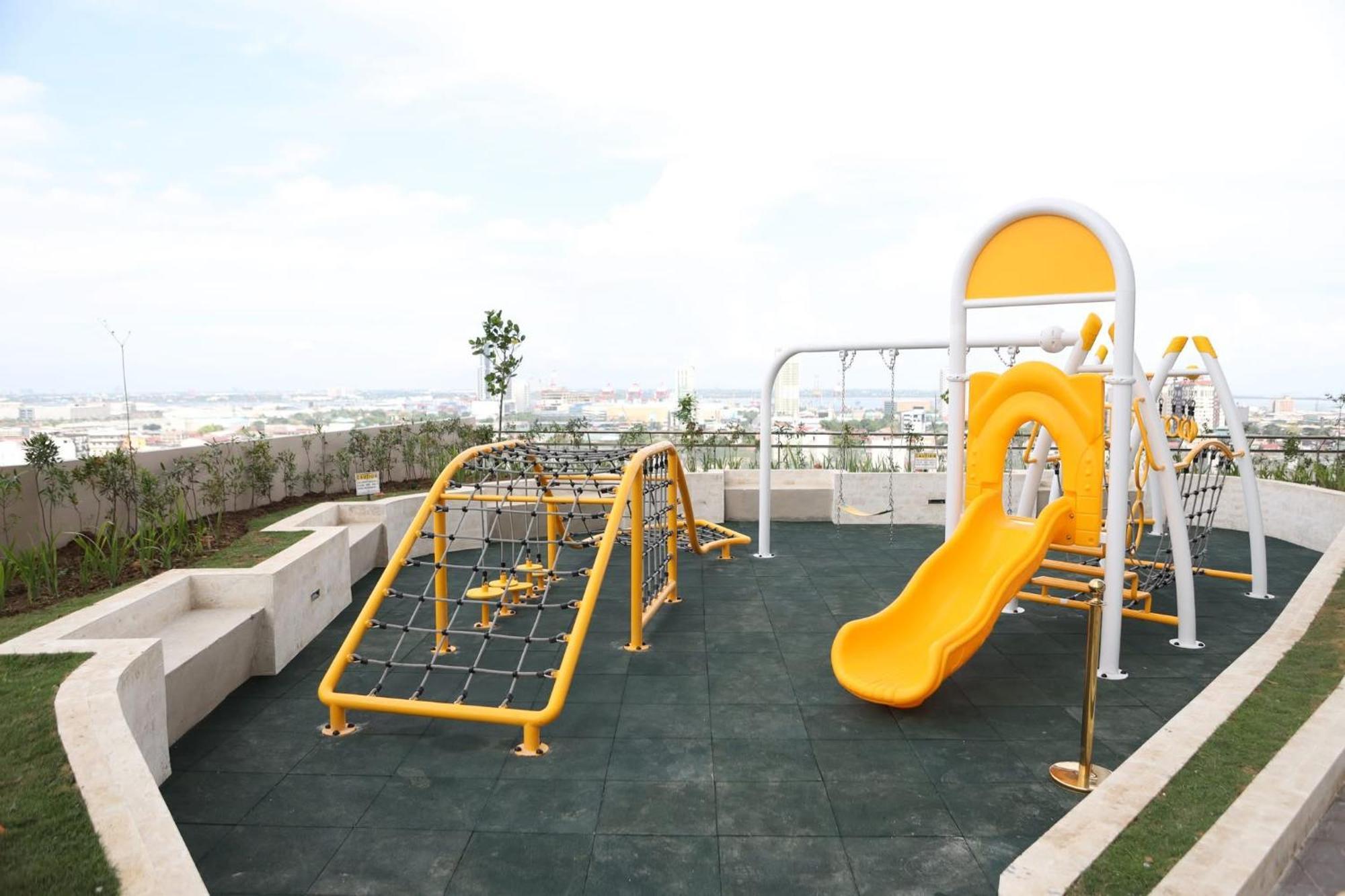 Cozy With Pool & Gym Near Ayala Center Cebu
