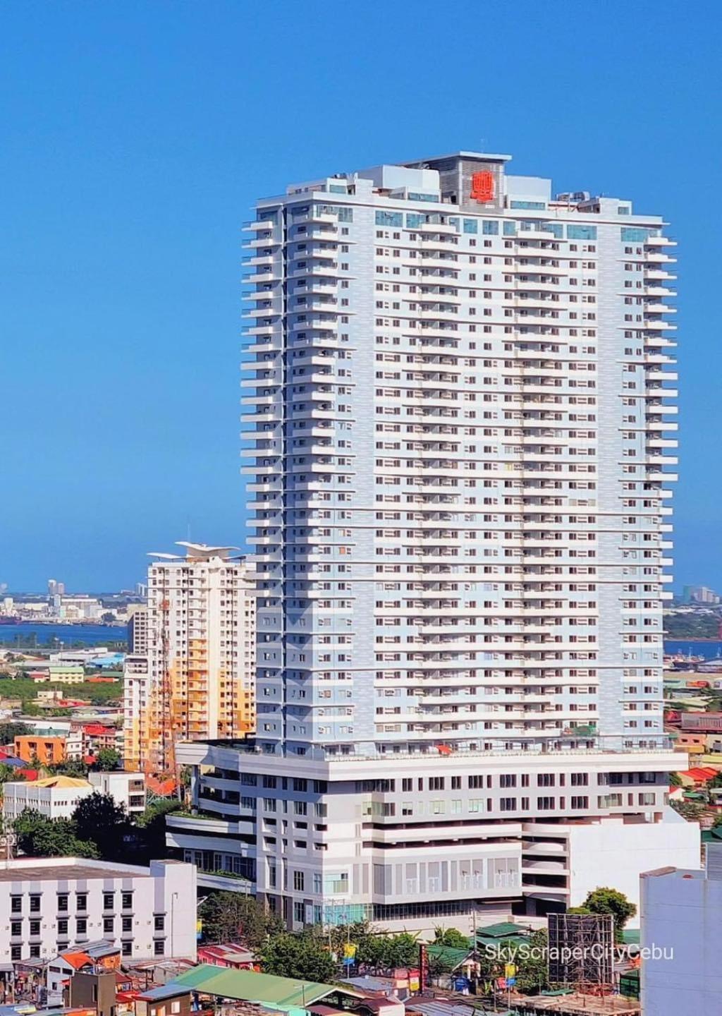 Cozy With Pool & Gym Near Ayala Center