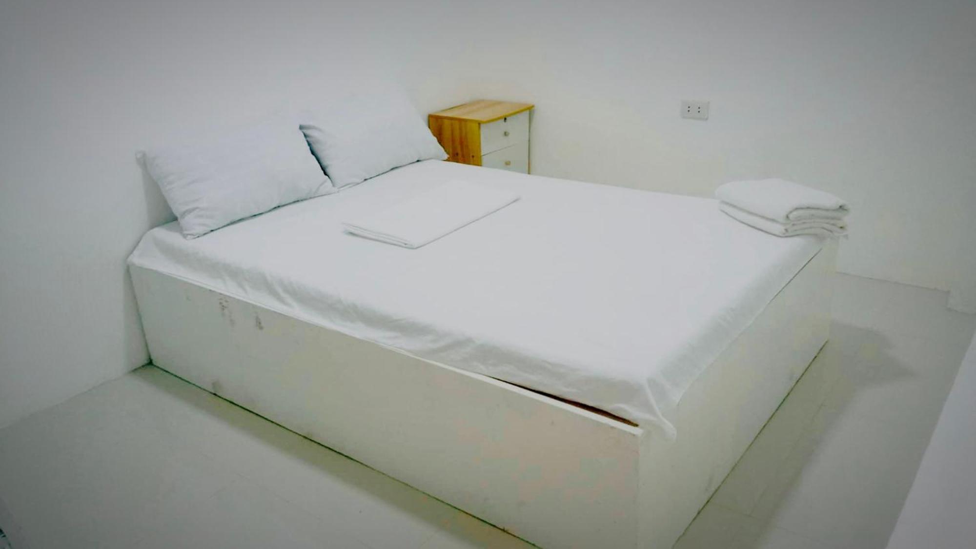 Rr Win House - Santa Fe Bantayan Island Apartment