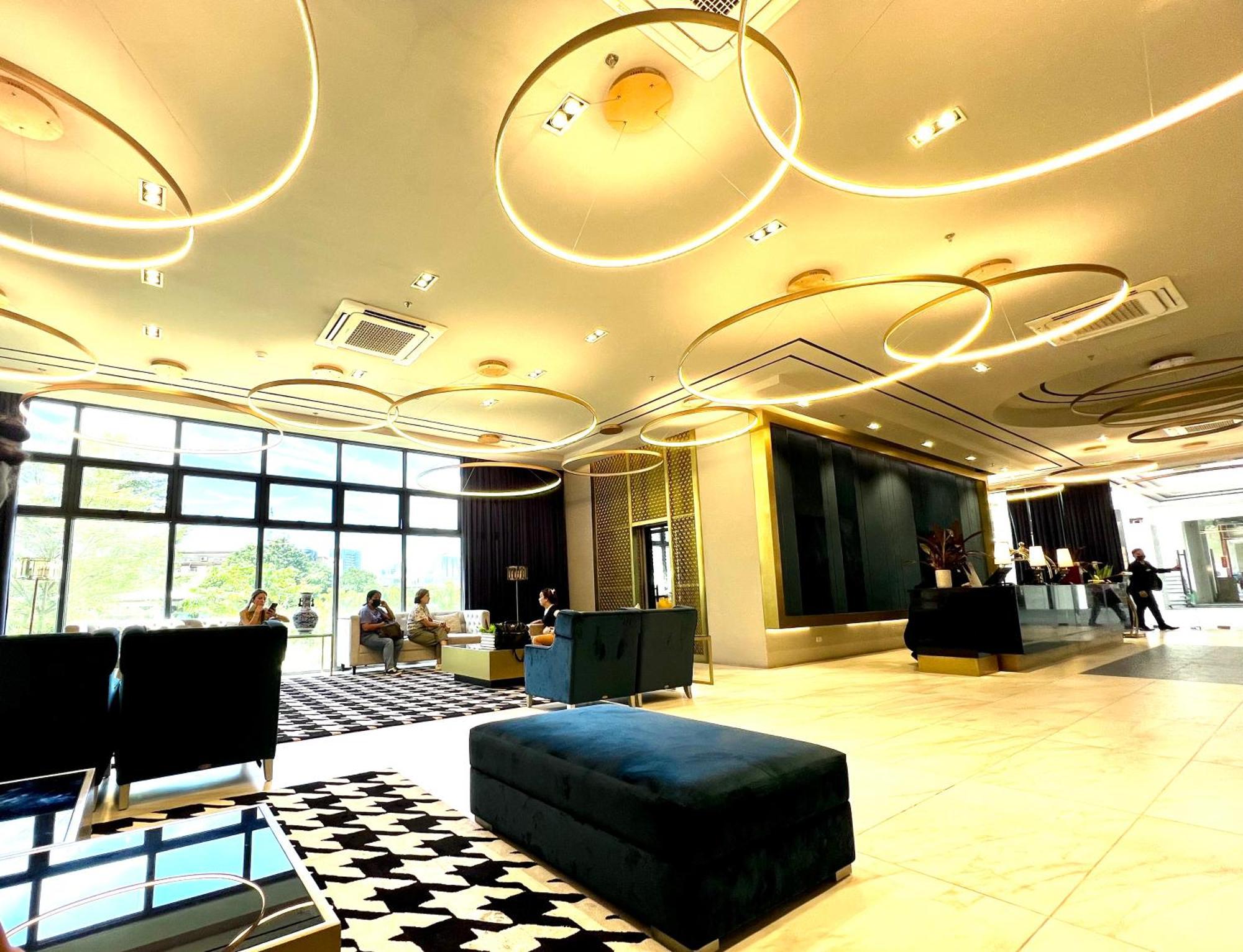 Luxury Pet Friendly Large 1bedroom W Balcony Aparthotel