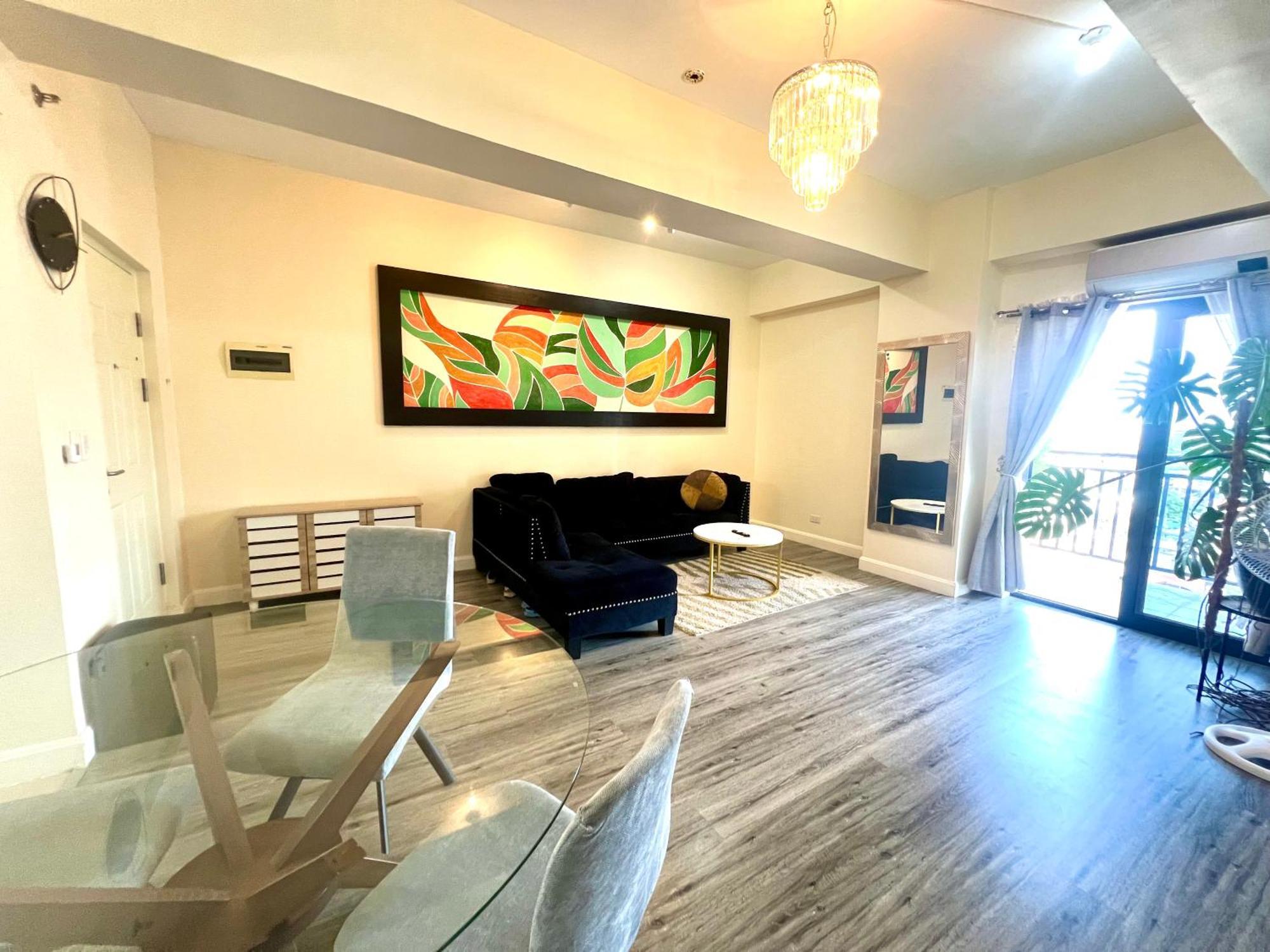 Luxury Pet Friendly Large 1bedroom W Balcony