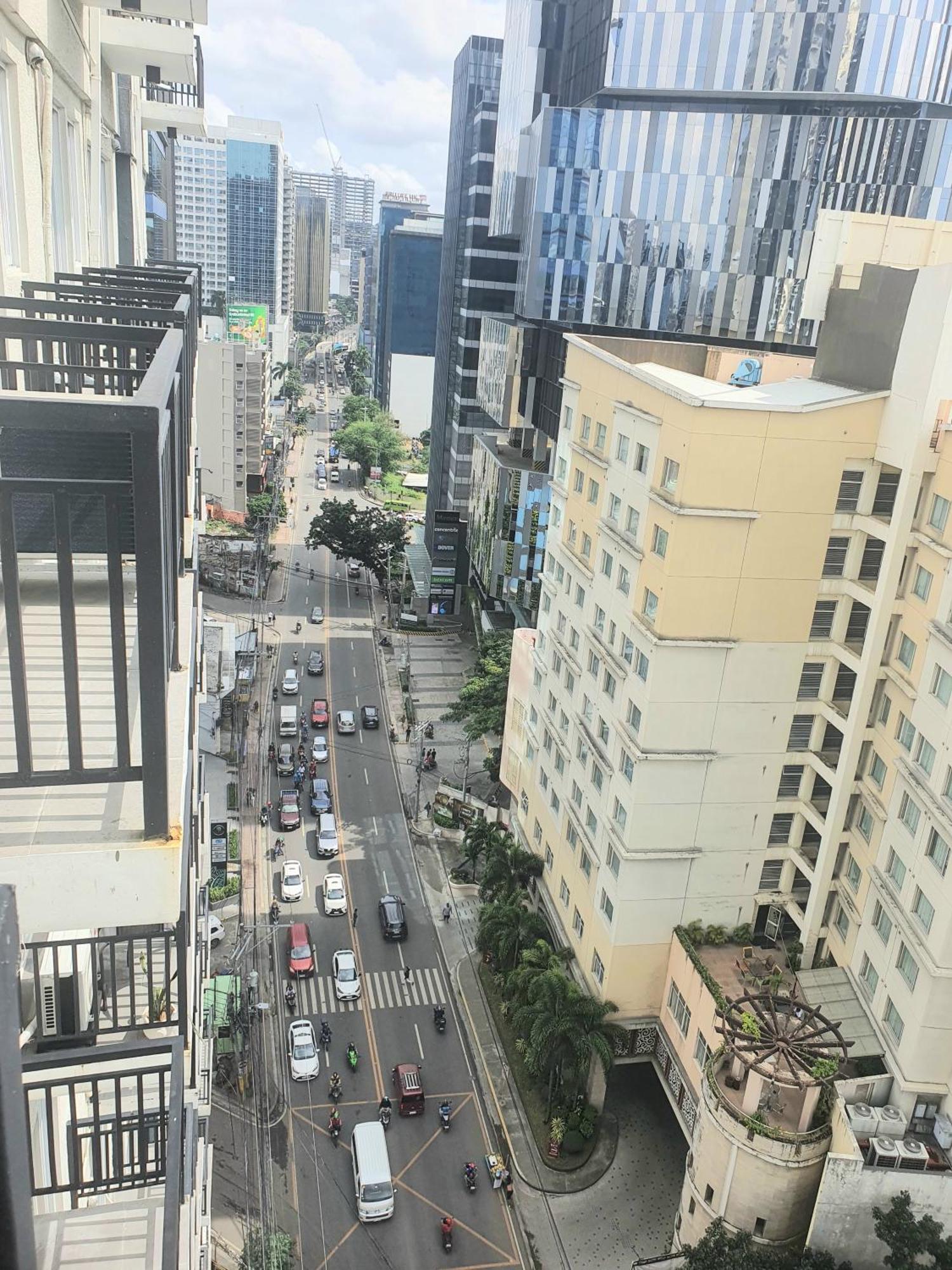 Budget Near Ayala Mall Cebu, Vfs - Sea And View With Balcony * Cebu