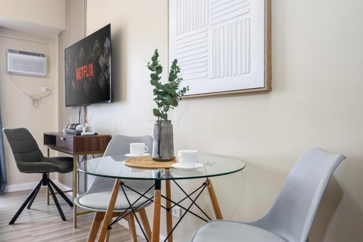 Furnished In It Park With Wifi, Netflix And Pool Access Apartment *