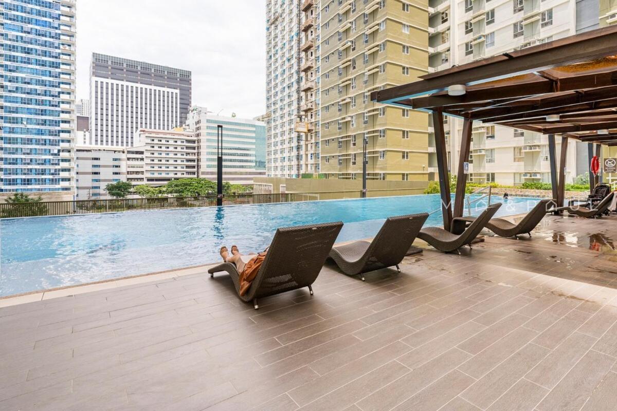 Apartment Furnished In It Park With Wifi, Netflix And Pool Access Cebu