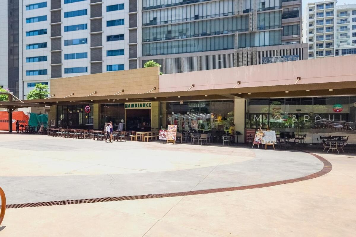 Furnished In It Park With Wifi, Netflix And Pool Access Cebu