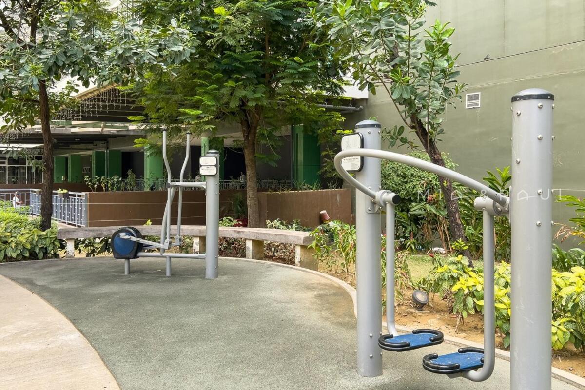 Apartment Furnished In It Park With Wifi, Netflix And Pool Access *