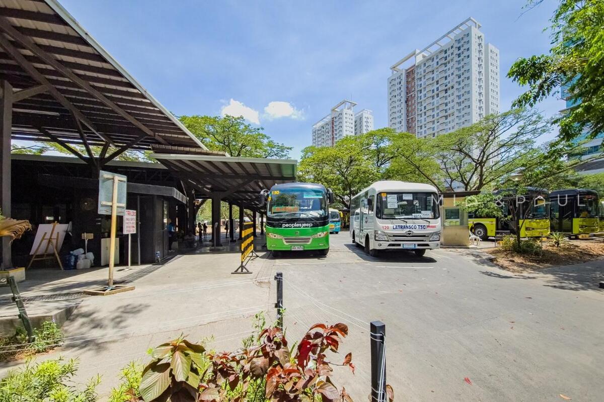 Furnished In It Park With Wifi, Netflix And Pool Access * Cebu