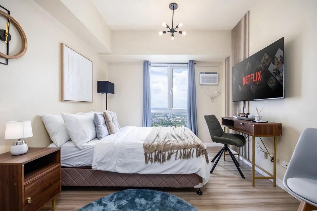 Furnished In It Park With Wifi, Netflix And Pool Access * Cebu