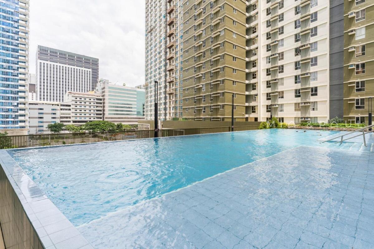 Furnished In It Park With Wifi, Netflix And Pool Access