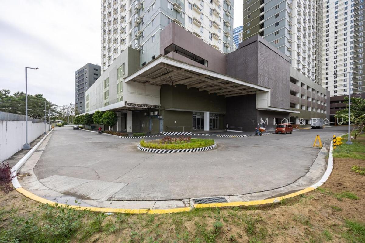 Furnished In It Park With Wifi, Netflix And Pool Access Cebu