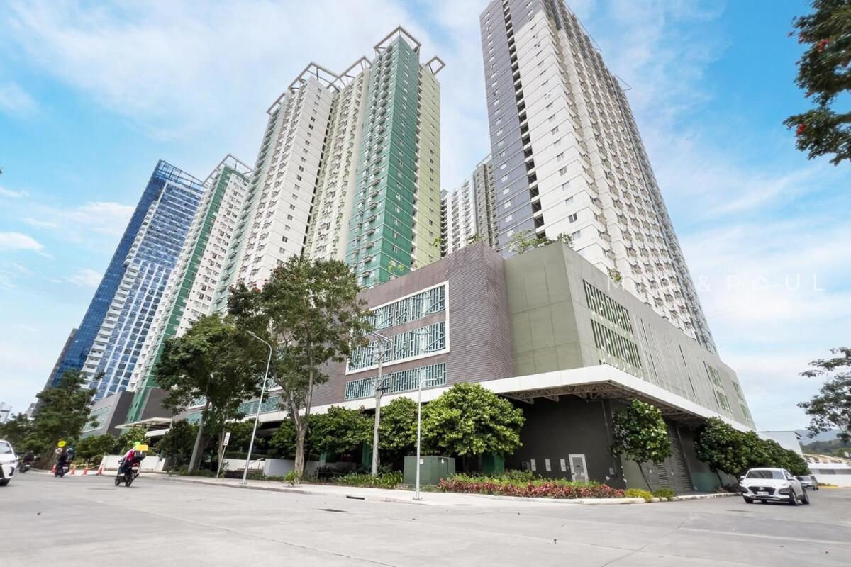 Furnished In It Park With Wifi, Netflix And Pool Access * Cebu