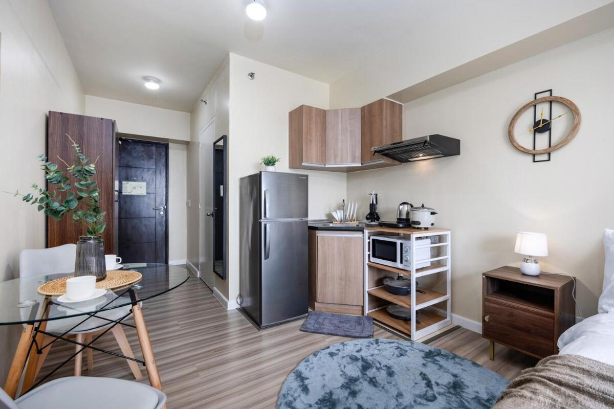 Furnished In It Park With Wifi, Netflix And Pool Access Apartment *