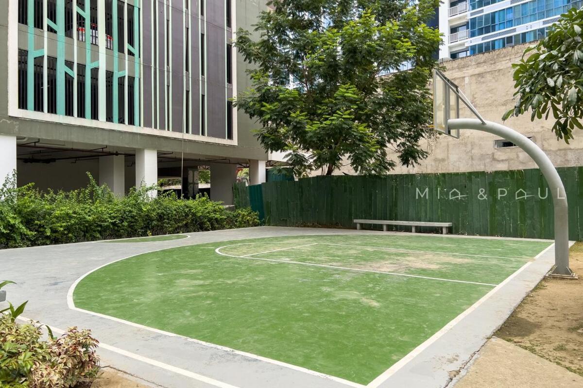 Furnished In It Park With Wifi, Netflix And Pool Access Apartment