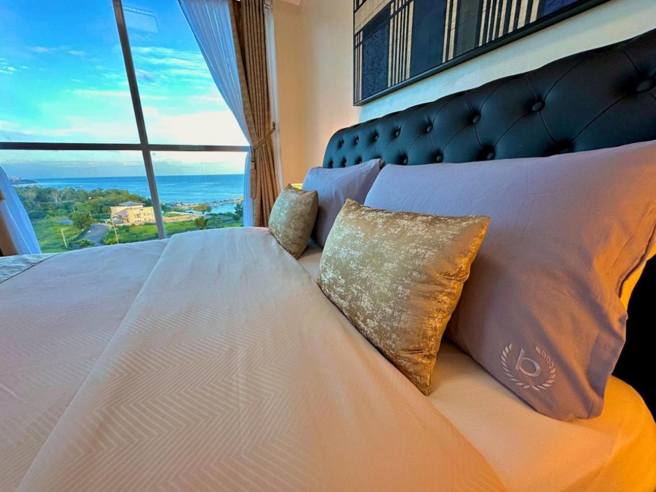 La Mirada Deluxe With Oceanview Apartment *