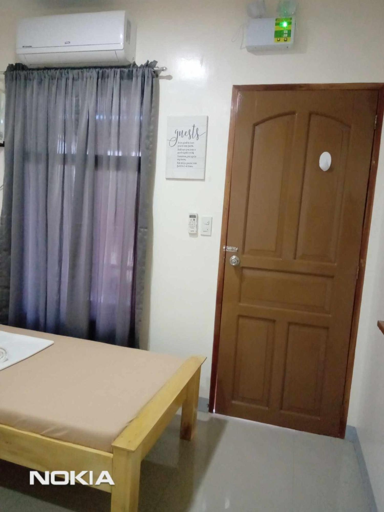 Grae's Apartelle Hostel Moalboal