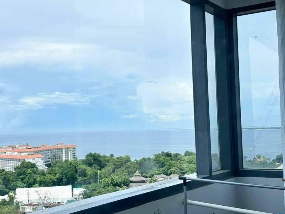Staycation 10-15mins At Airport Apartment
