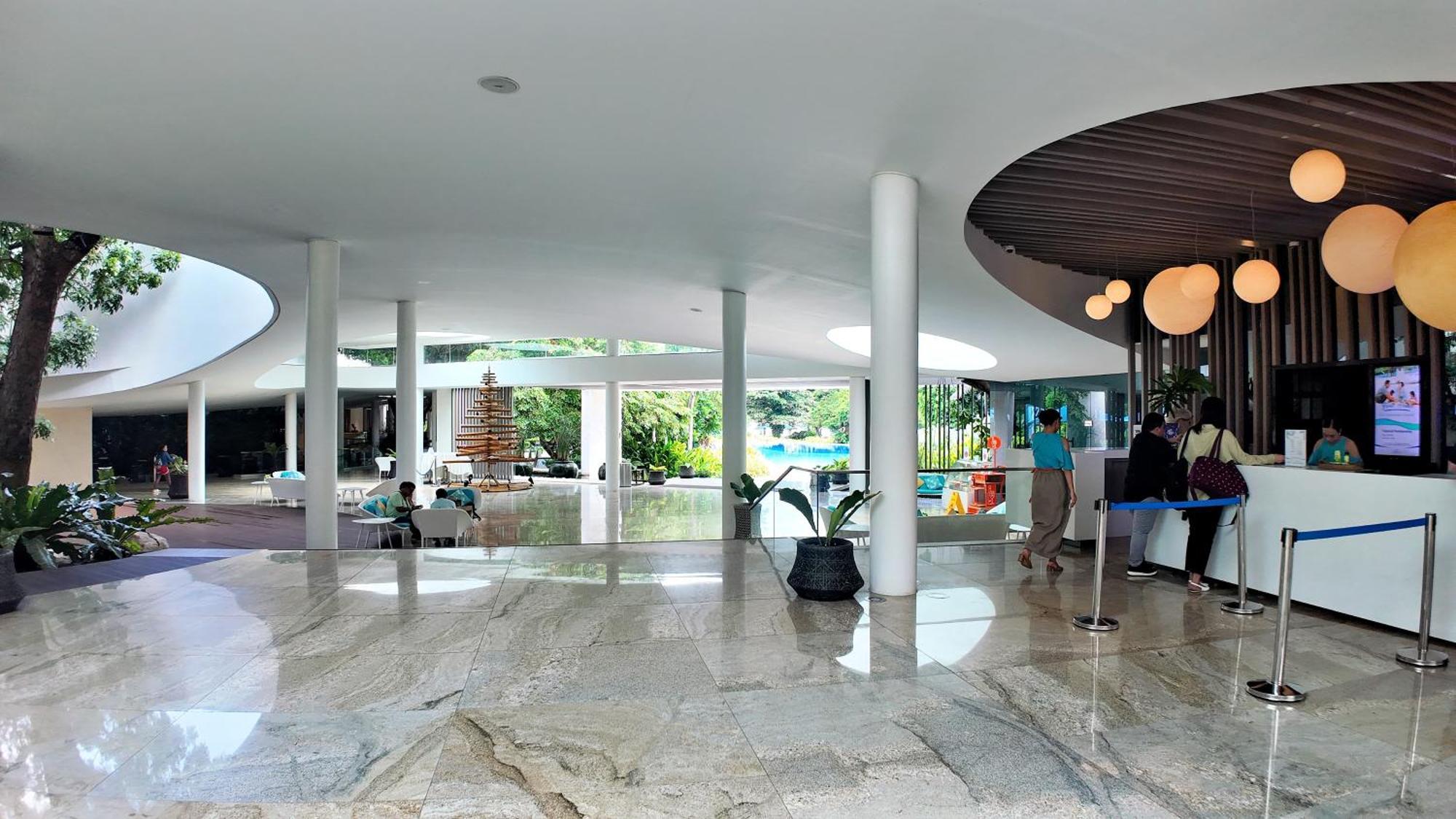 Dominiks Stylish Gem Ocean View Pool Queen Bed At Tambuli 8 Floor Fast Wifi Apartment
