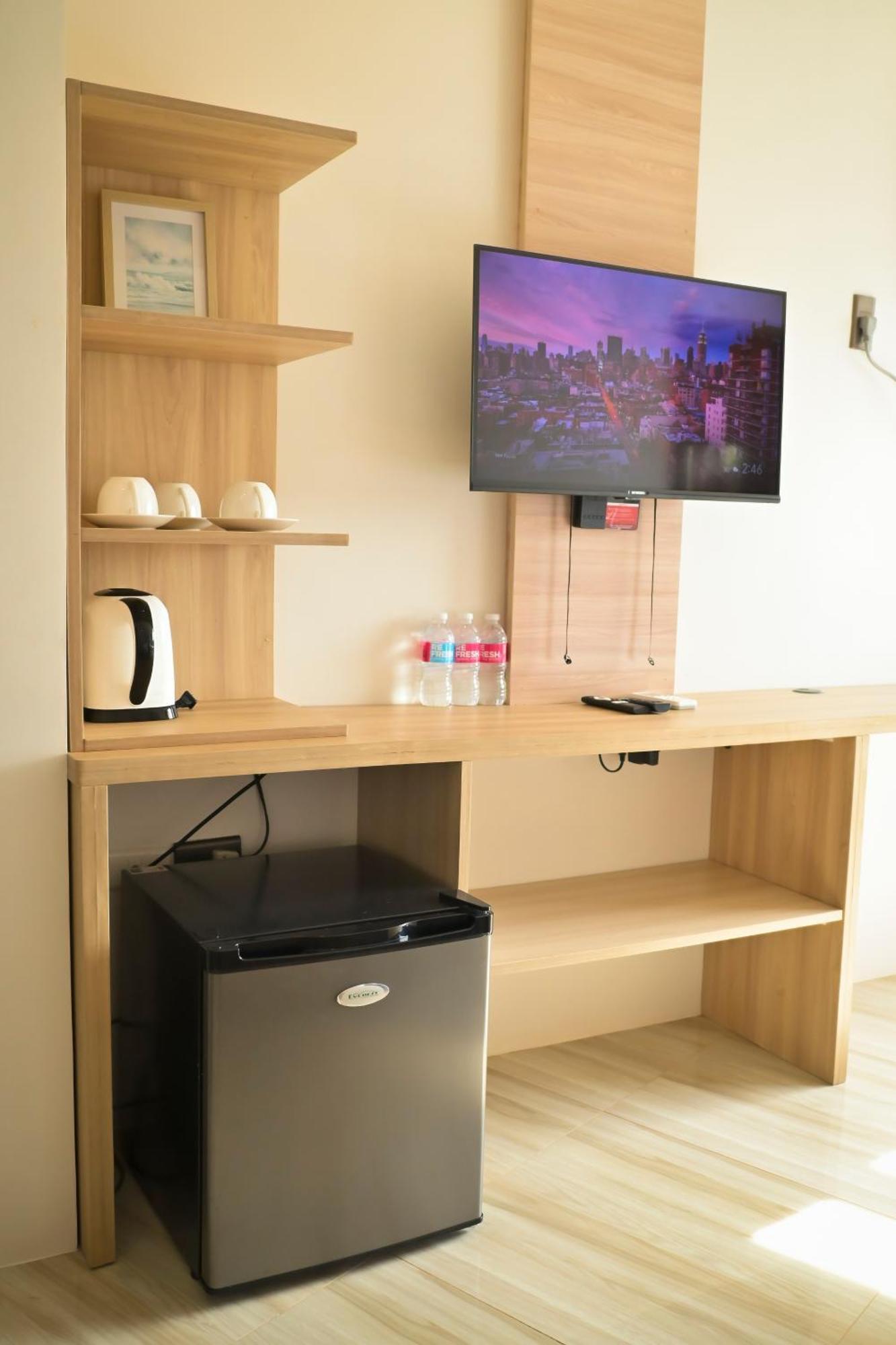 Summer Hotel *
