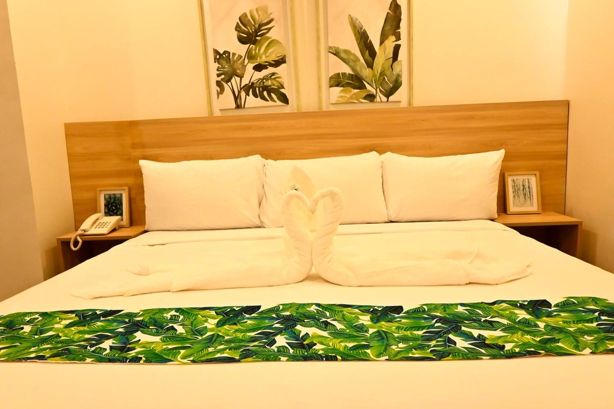 Summer Hotel *