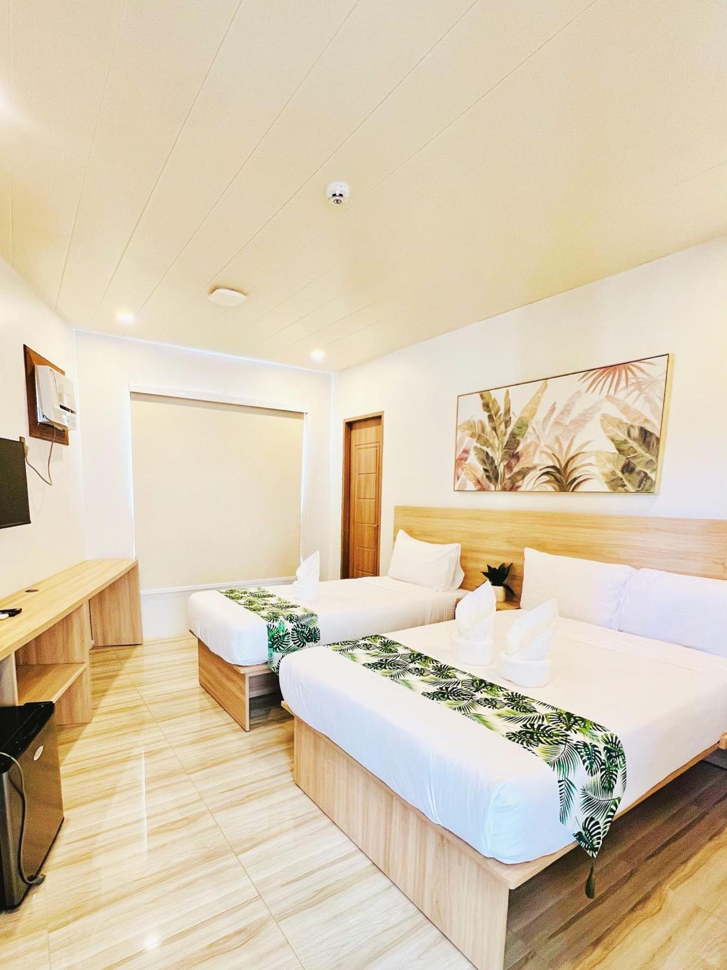 Summer Hotel *