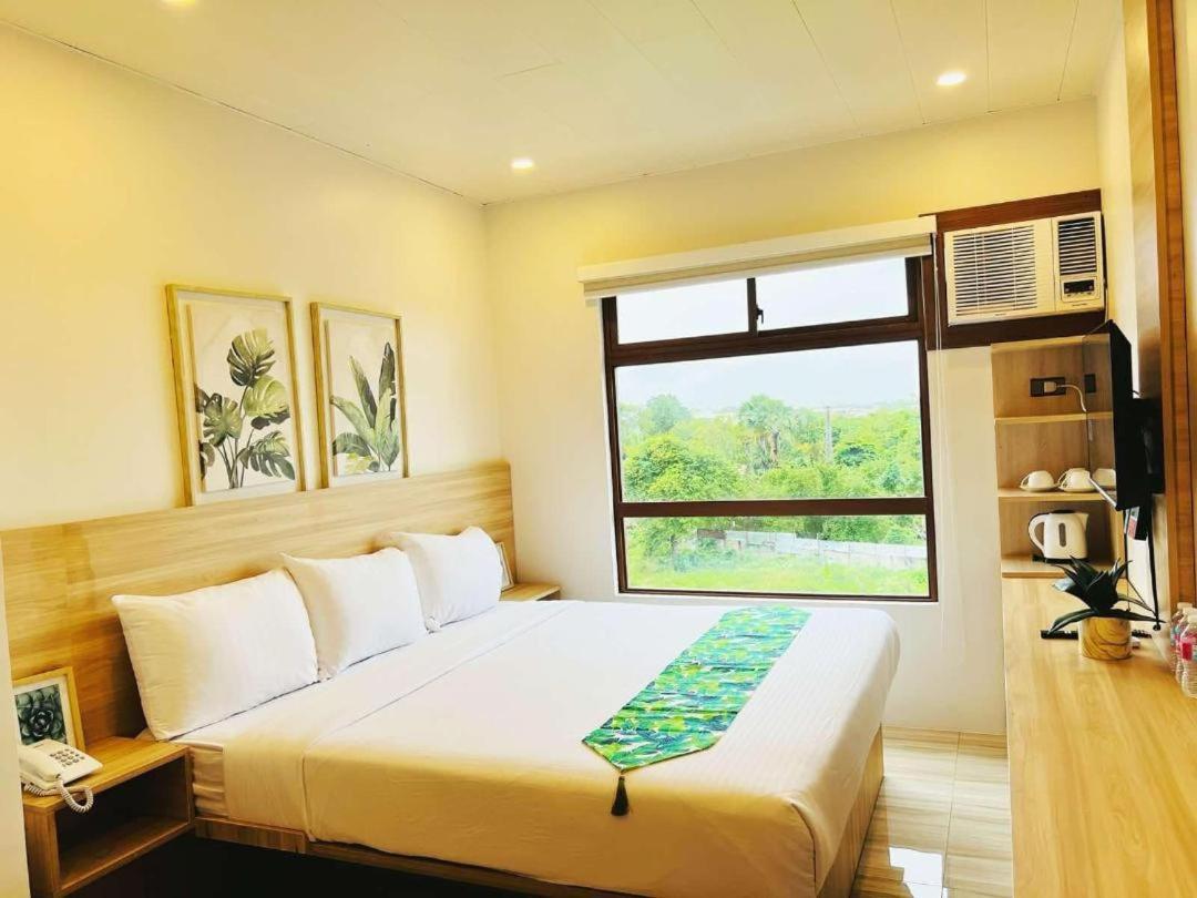 Summer Hotel