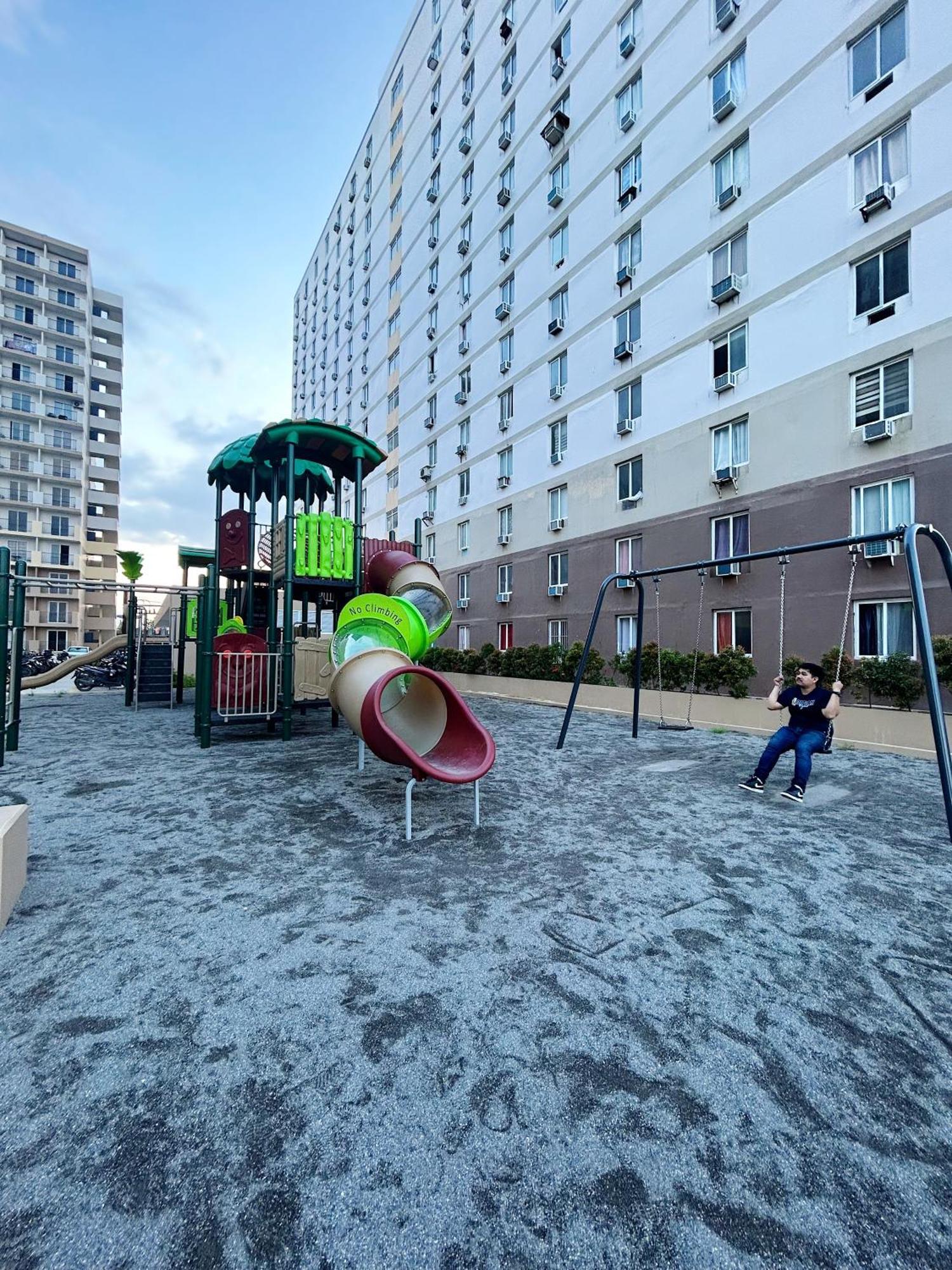 Cityview Near Airport With Pool&balcony Bed & Breakfast
