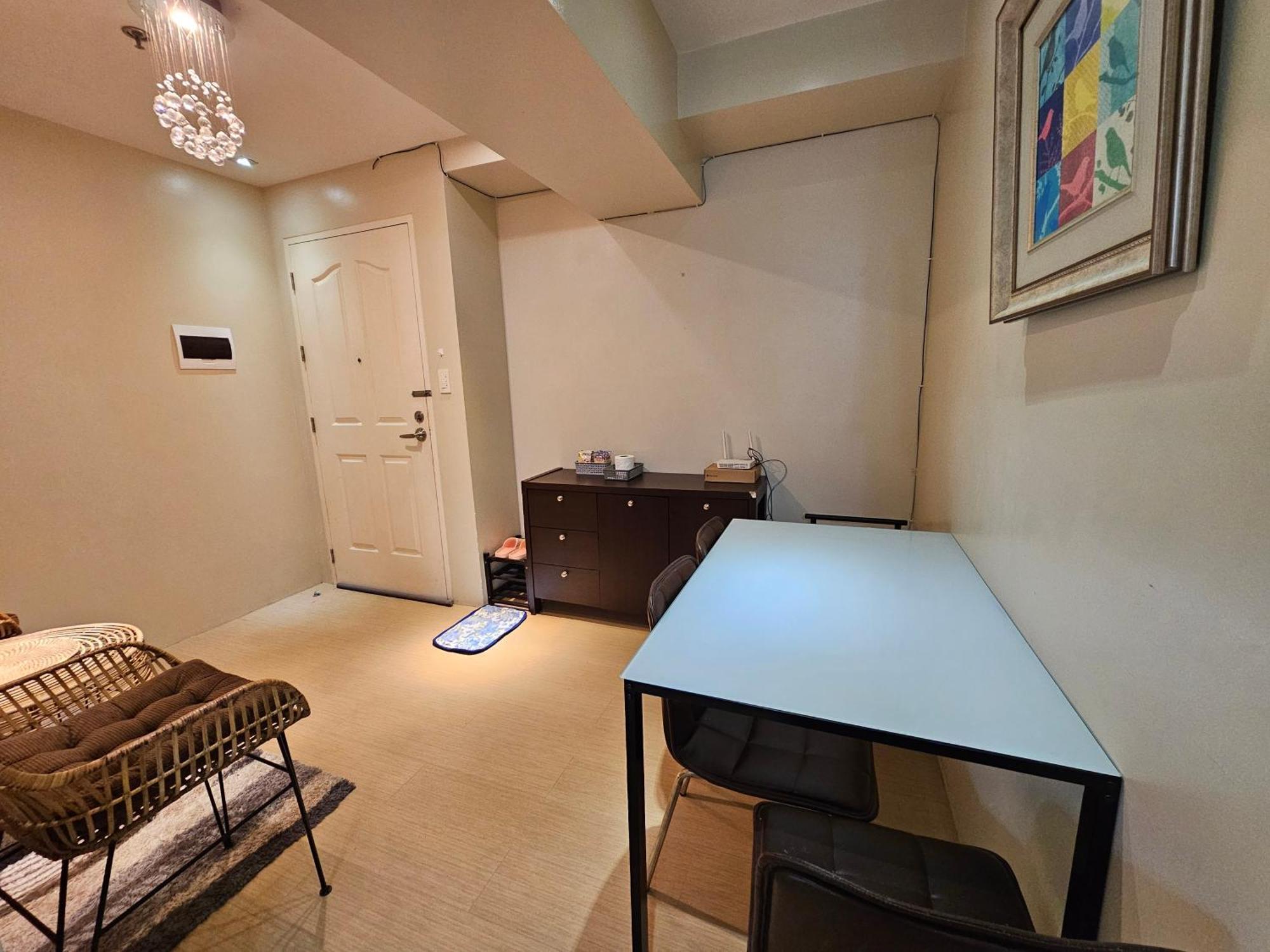 It Park 1br 22nd Floor Near Ayala And Sugbo Mercado Cebu
